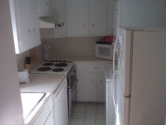 5th image of 42 Wentworth St APT B