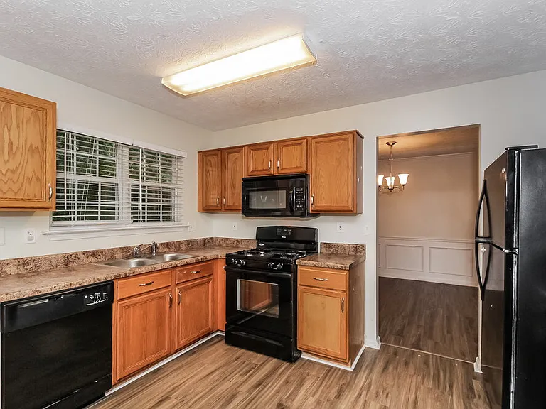 3410 Sandlake Dr SW — Photo 8