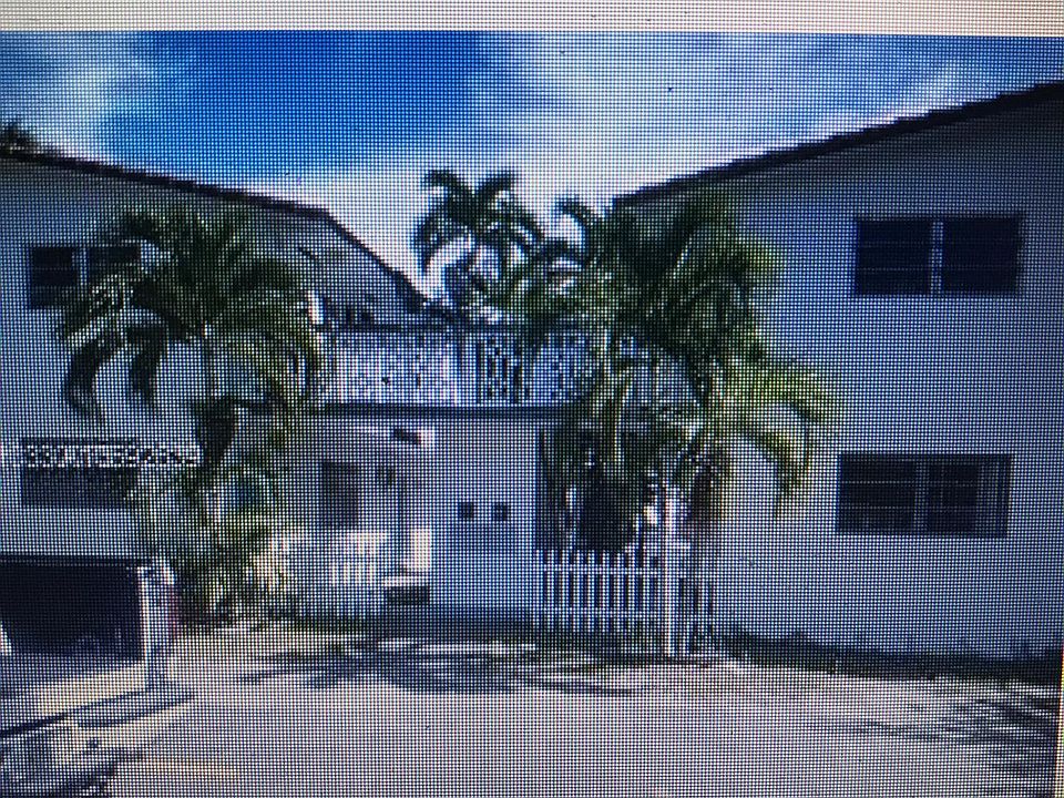 1st image of 756 NE 126th St APT 4