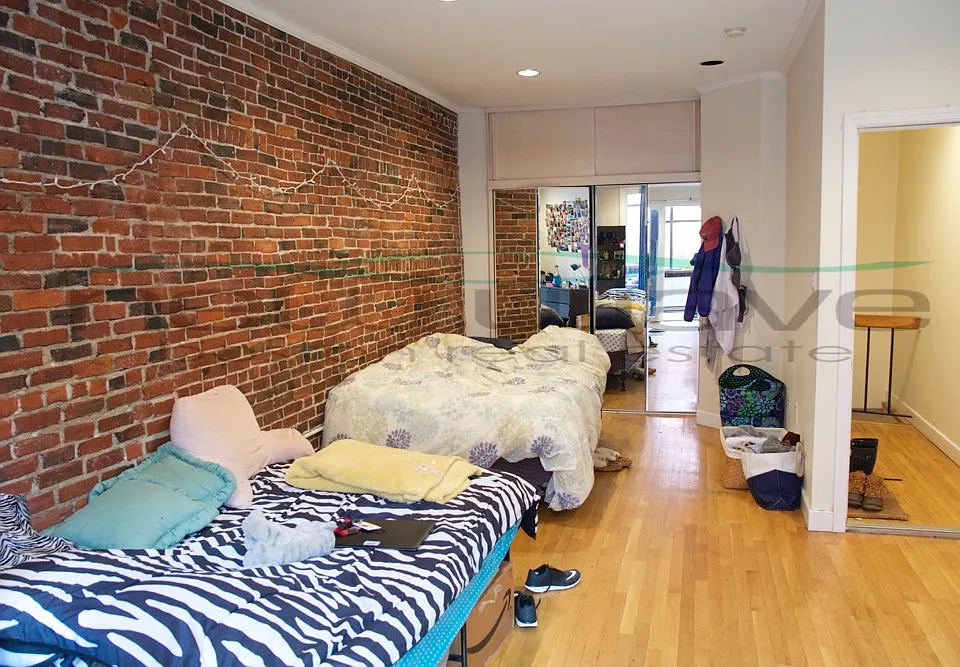 20 Symphony Rd #5