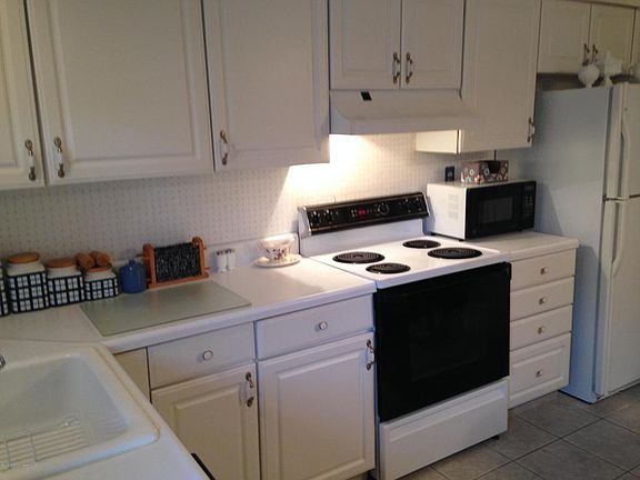 4th image of 359B Dorchester Dr