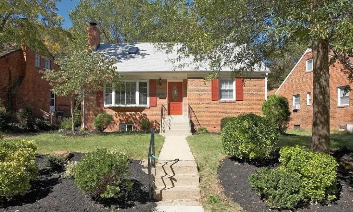 4 bed, 1900 sqft, $3,500 — Photo 1