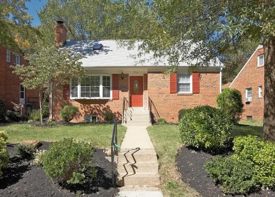 808 Elm Ave