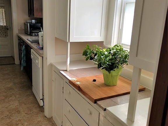 4th image of 109 Auburn St #1