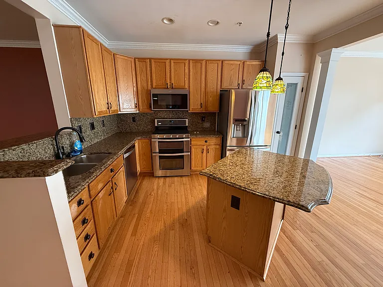 9908 Greenspire Way — Photo 4