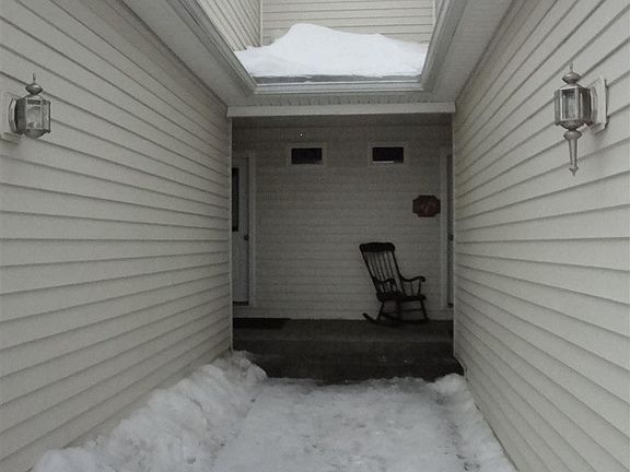 4th image of 1309/1311 Edinborough Ct