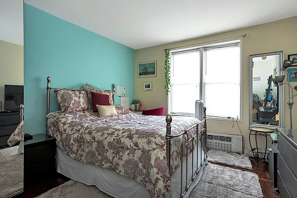 Sold by Douglas Elliman | media 15