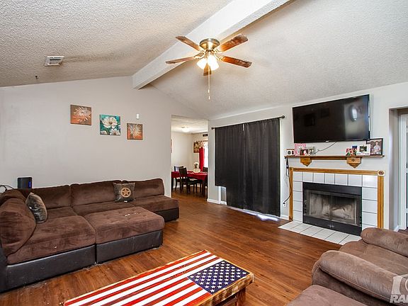 3rd image of 1414 Tempe Post Dr