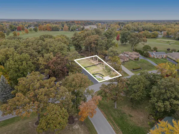 1135 Sunnyslope Dr, Crown Point, IN 46307