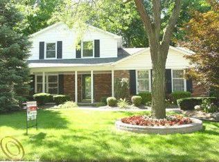 15989 Blue Skies Dr, Livonia, MI 48154