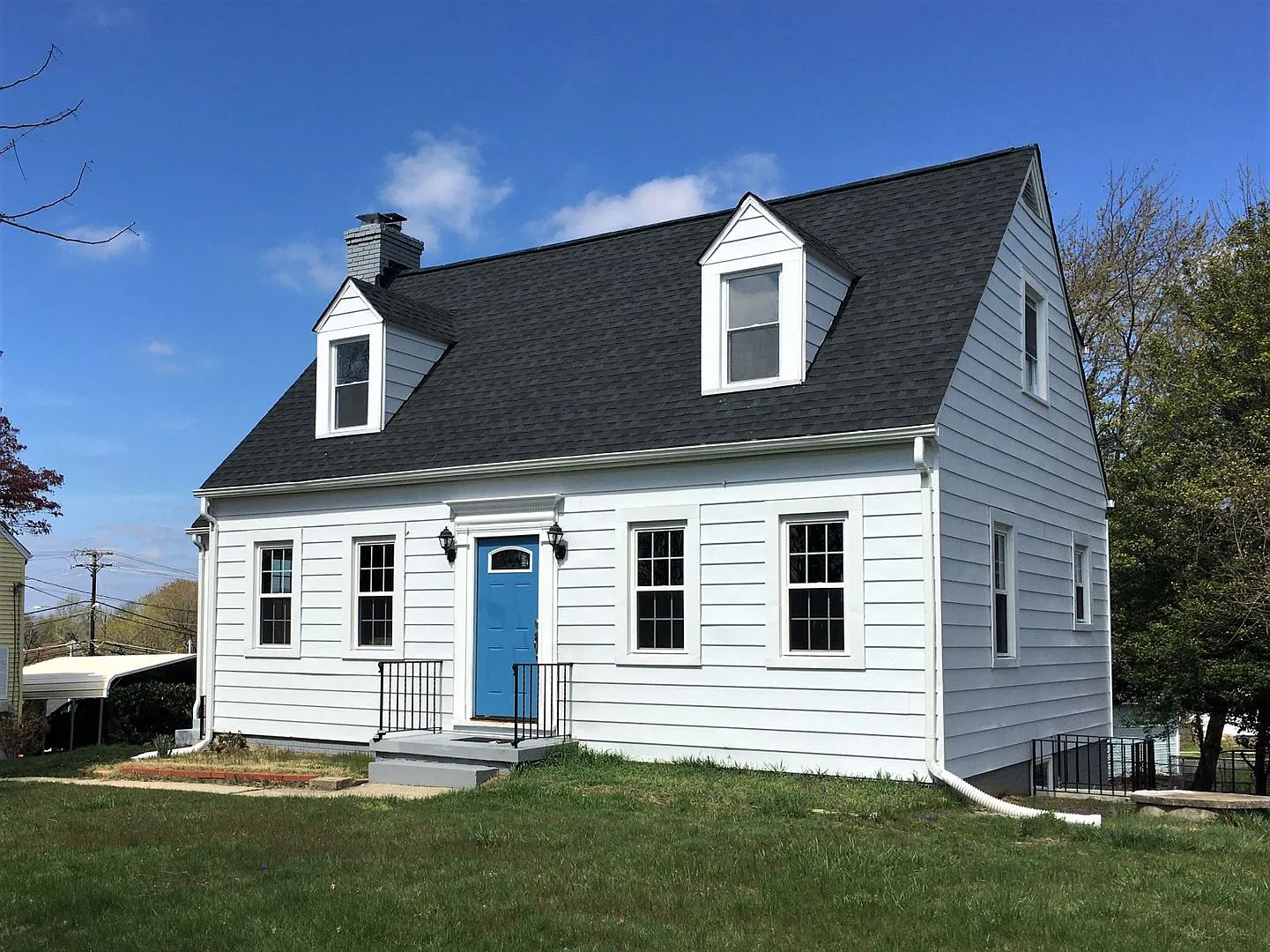 325 Hill Rd photo 1