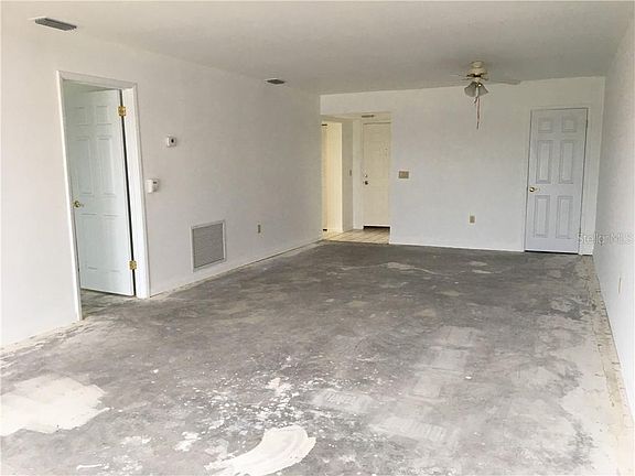 4th image of 19029 Us Highway 19 N APT 8-28