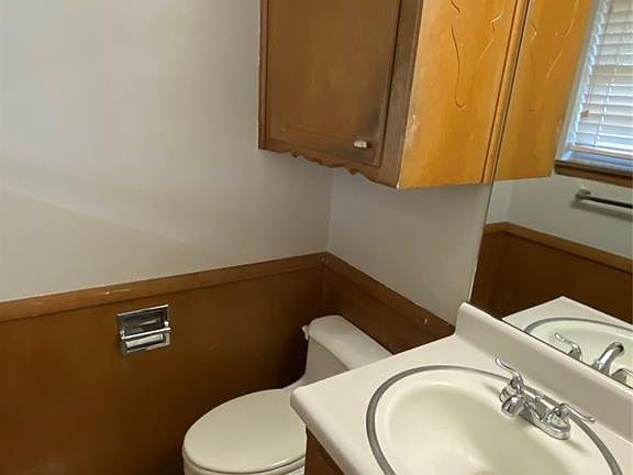 4th image of 4808 Koelsch Dr
