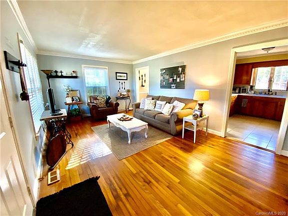 2nd image of 719 Grovedale Dr