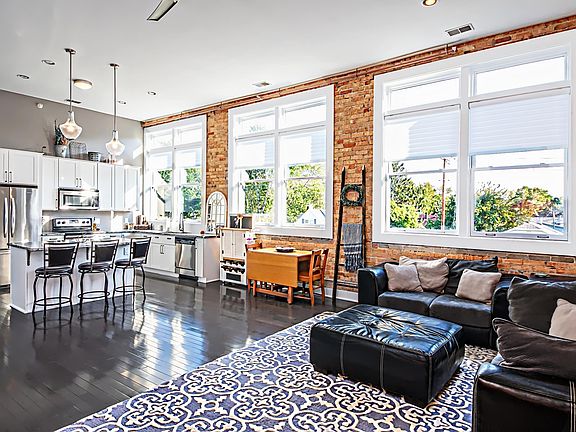 4th image of 2214 S. State Street #204
