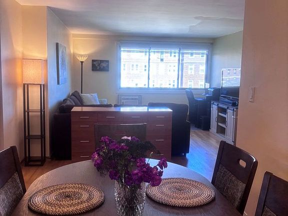 4th image of 6300 N Sheridan Rd APT 717