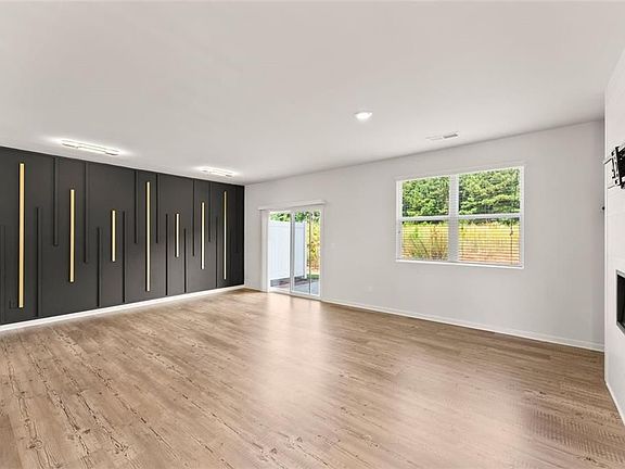 4th image of 59 Lumpkin Ln
