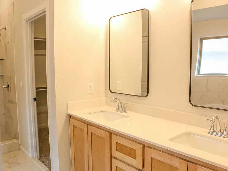 623 Trails End Dr — Photo 9