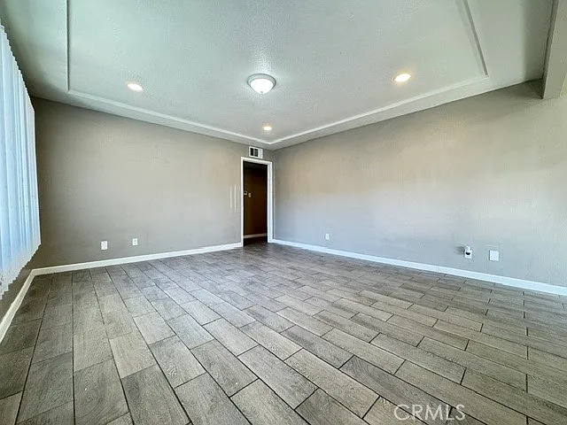 2 bed, 980 sqft, $1,943 — Photo 2