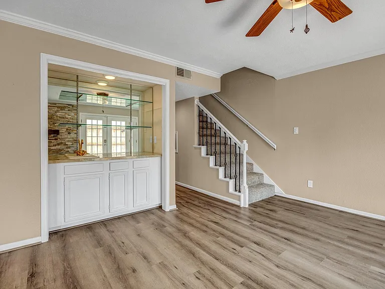 1659 W Sam Houston Pkwy S — Photo 15