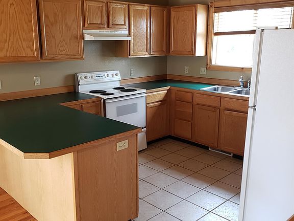4th image of 304 N Pondera Ave #1
