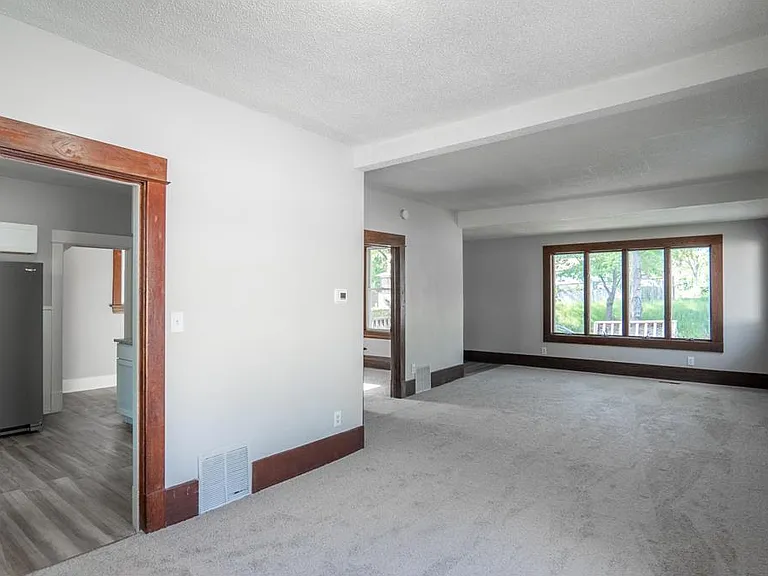 188 Wyoming St E — Photo 6