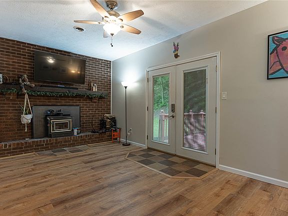 4th image of 6915 Browns Run Rd