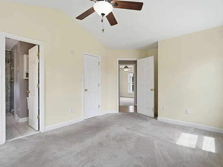 131 Stonedown Ln — Photo 8