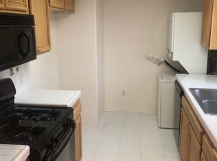 15033 Dickens St, Sherman Oaks, CA 91403