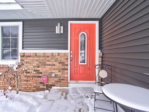 3rd image of 1710 Gladstone Dr