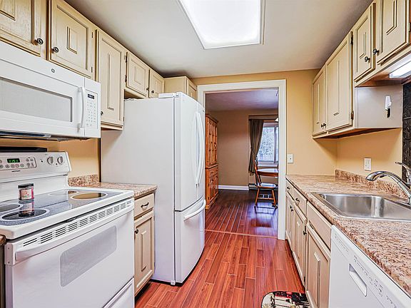 3rd image of 663 Cherry Valley Road #306