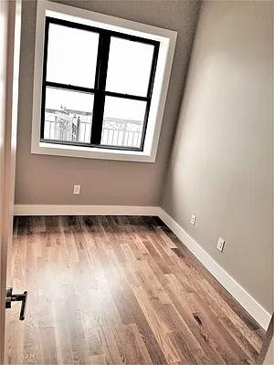 Rented by The Hamilton Group | media 21