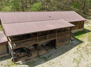 123 Foxtrot Rd, Looneyville, WV 25259