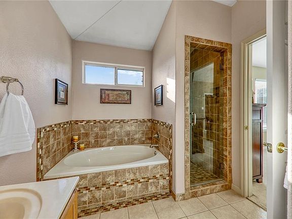 4th image of 21103 Northland Dr