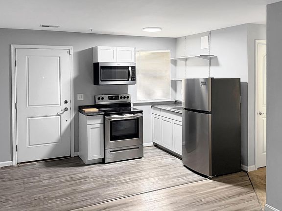 5th image of 4415 Cherry Way