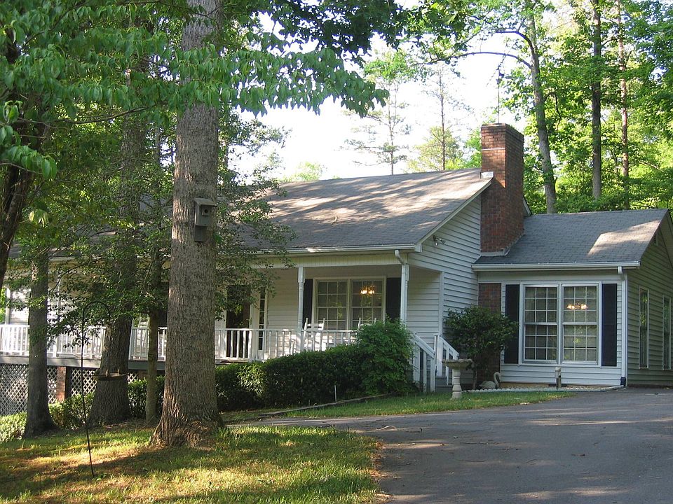 2 driveways to house/bring your RV