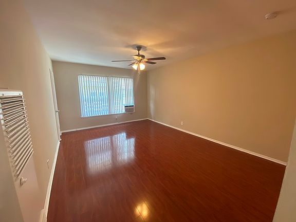 5th image of 1727 N Garfield Pl #10