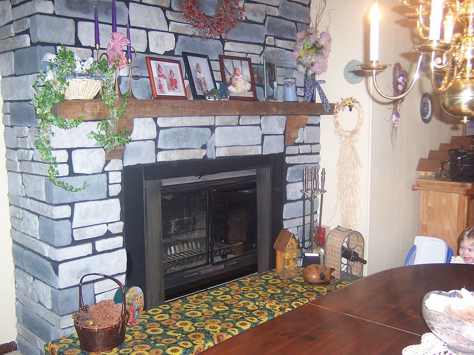 Fireplace in dining Rm