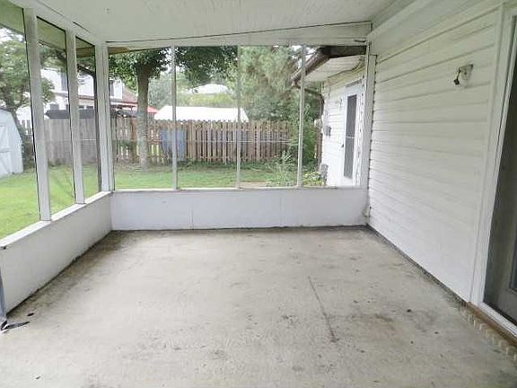 3rd image of 2729 S Nansemond Dr