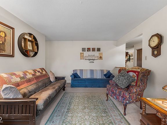 5th image of 842 Front Royal Dr