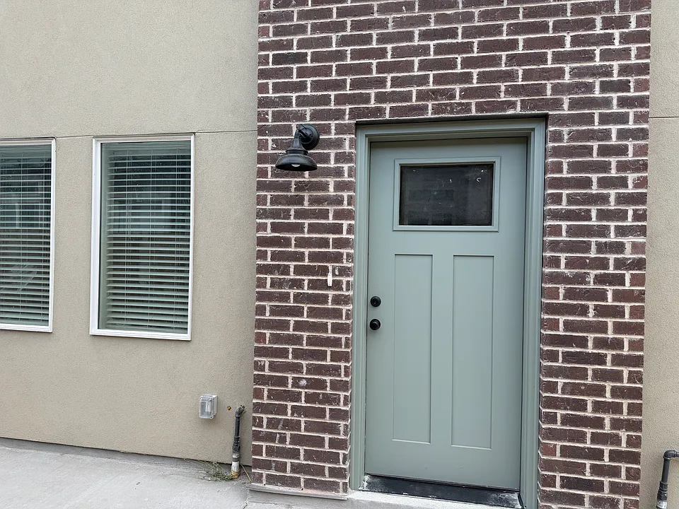 922 W Euclid Ave #3