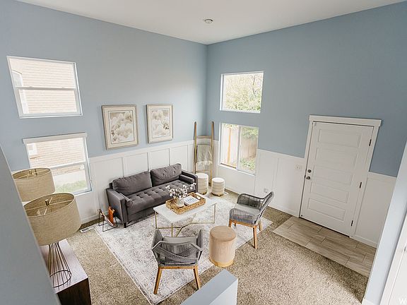 4th image of 3043 S Arthurs Ct