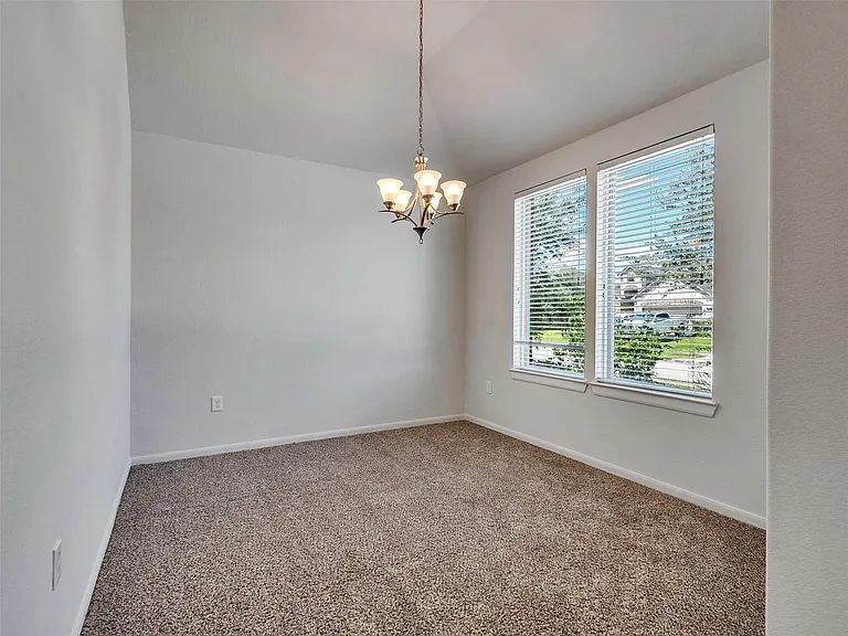 10026 Thicket Park Ln — Photo 7