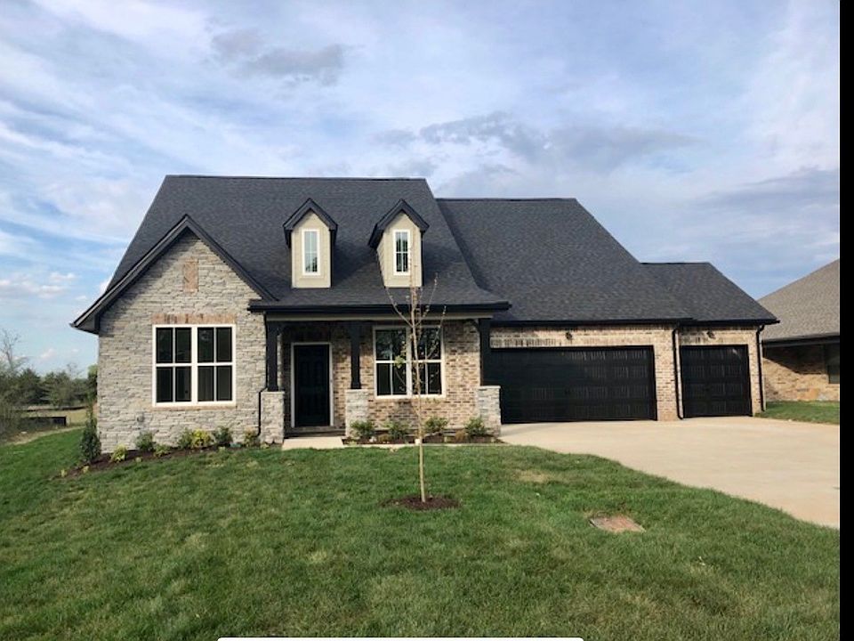 1st image of 2527 Parkwood Dr