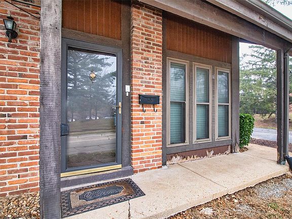 3rd image of 1064 Humble Cir