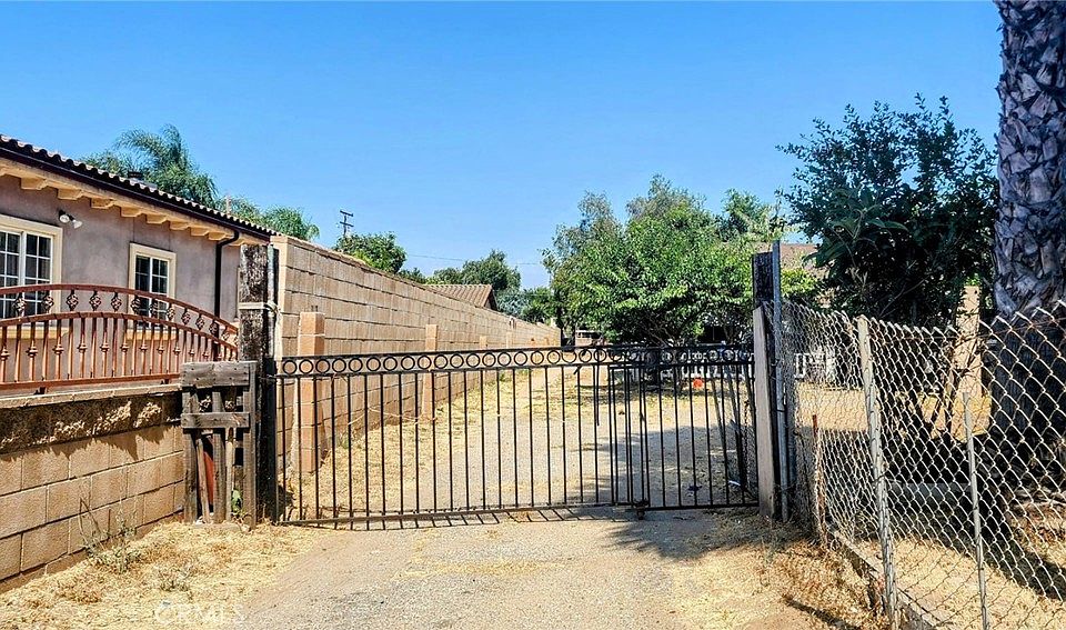 1st image of 11912 Shoemaker Ave