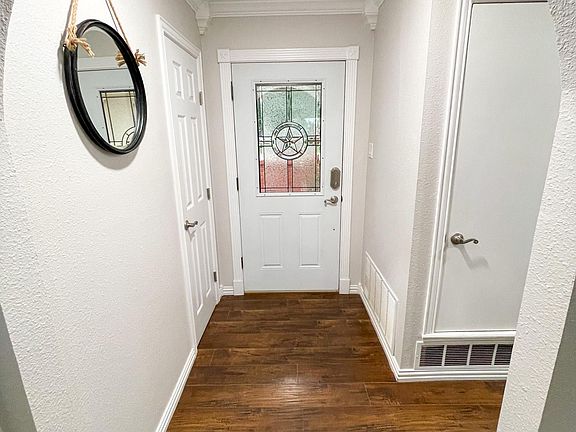 3rd image of 5549 Southmoor Dr