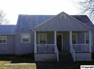 40 4th St E, Grant, AL 35747