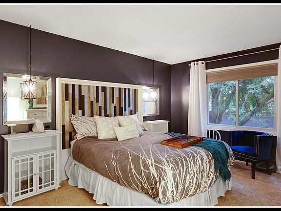 3rd image of 520 Lake Cove Ct