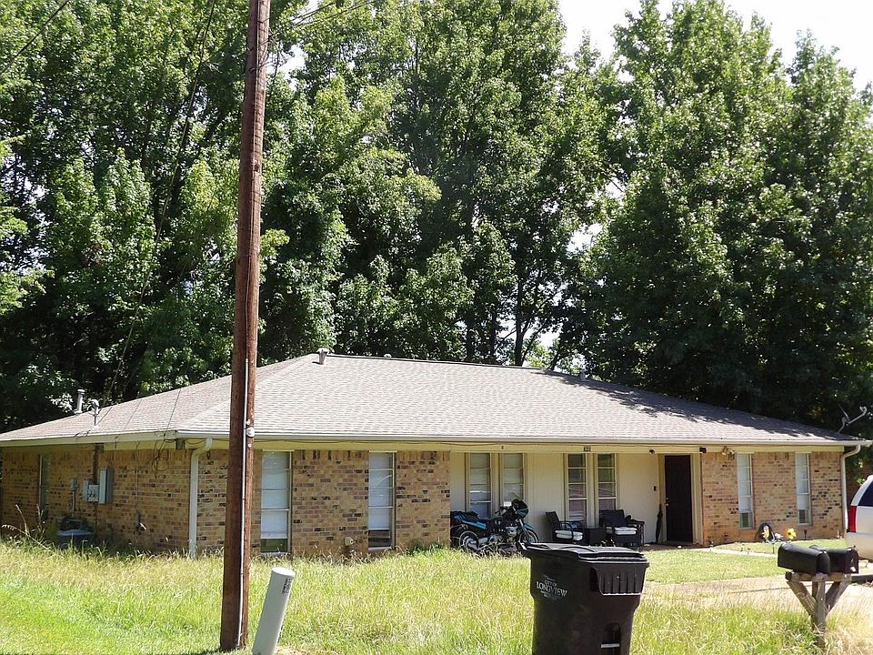 2nd image of 305 Nikki Dr